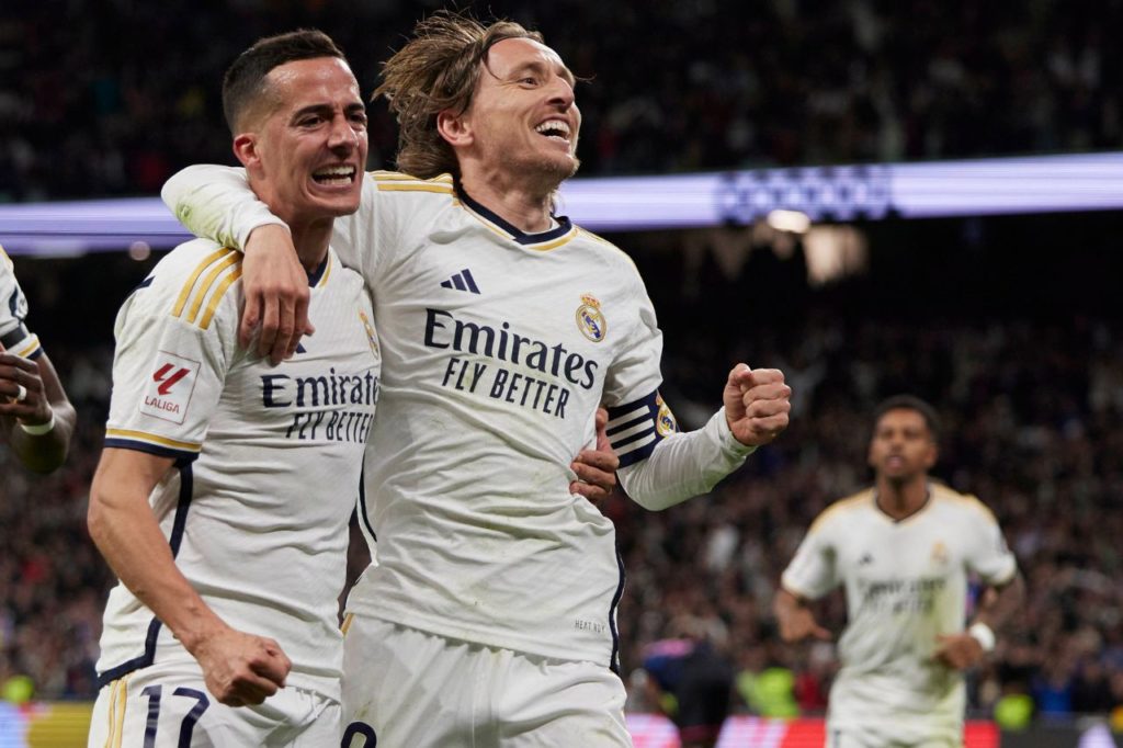 Luka-Modric-Real-Madrid-gol-imago1041322268h Modric comemorando o gol da vitória do Real Madrid no Santiago Bernabéu