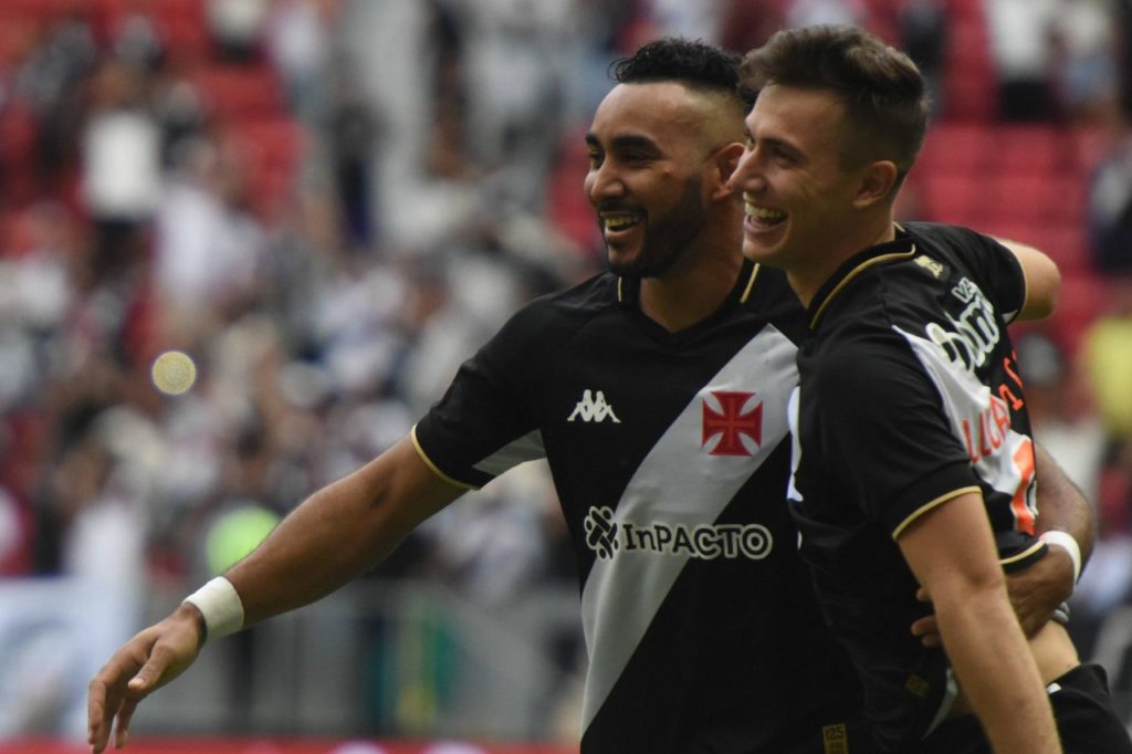 Payet-Vasco-jogo-imago1039702506h Meia Payet em jogo do Vasco no Campeonato Carioca