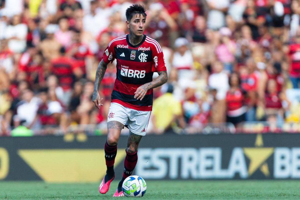 Pulgar-Flamengo-jogo-imago1037639102h Volante Pulgar em jogo do Flamengo