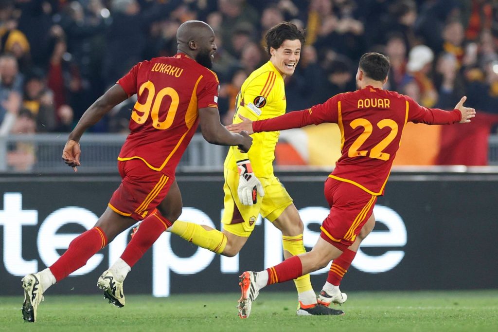 Roma-classificada-Liga-Europa-imago1041003065h Lukaku, Aouar e Svilar comemoram a classificação da Roma para as oitavas de final da Europa League