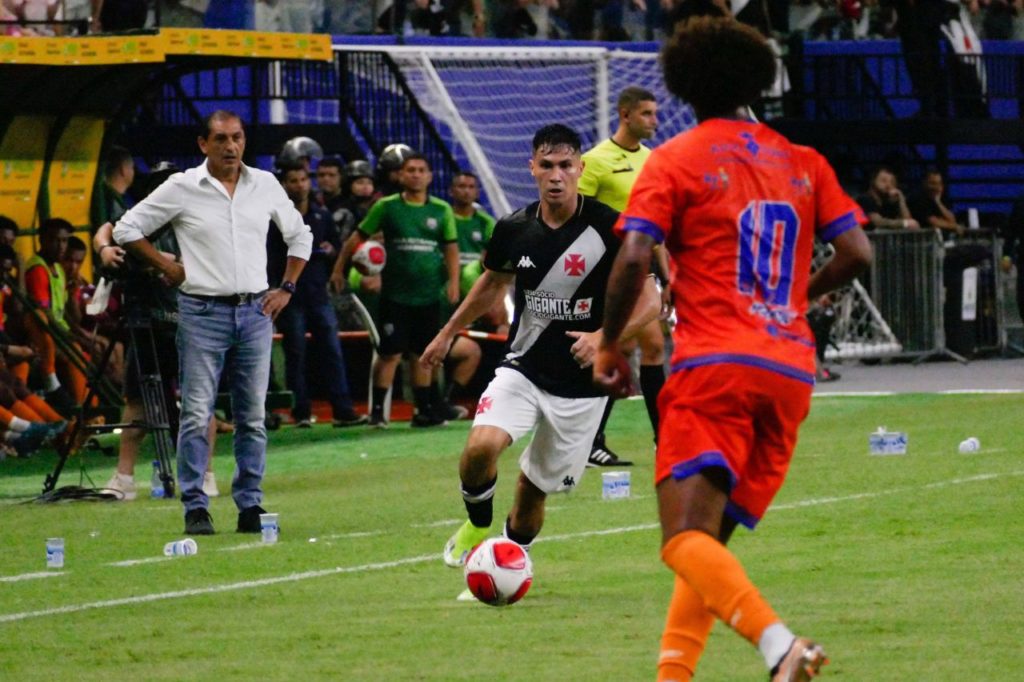 Jogo entre Vasco e Audax pelo Cariocão em Manaus