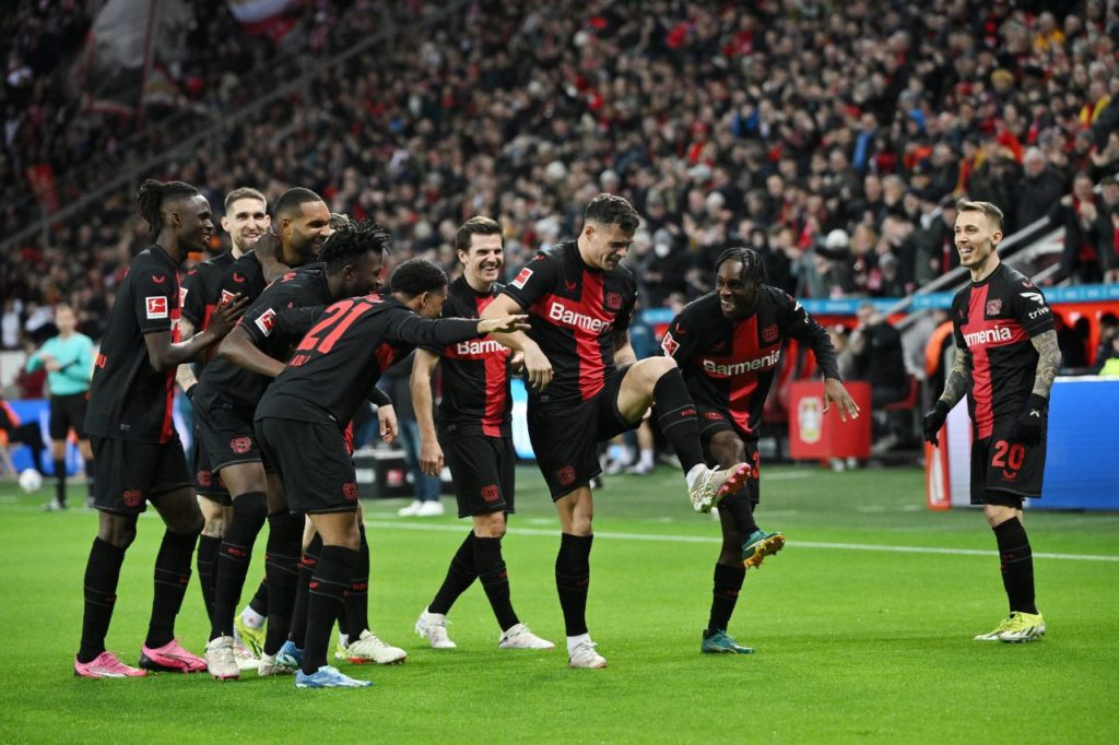 Xhaka-Bayer-Leverkusen-gol-imago1041101110h Granit Xhaka na comemoração de gol do Bayer Leverkusen na vitória sobre o Mainz 05