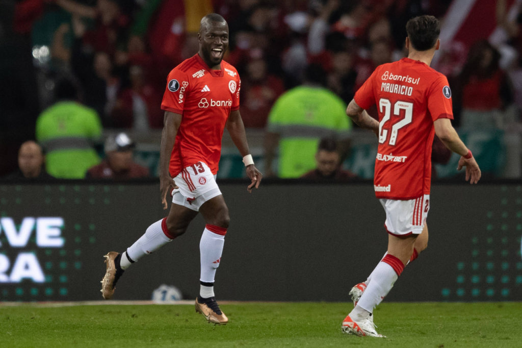 Enner-Valencia-Inter-Jogo-imago1033889604h Ener Valencia comemora um dos gols marcados com a camisa do Inter.