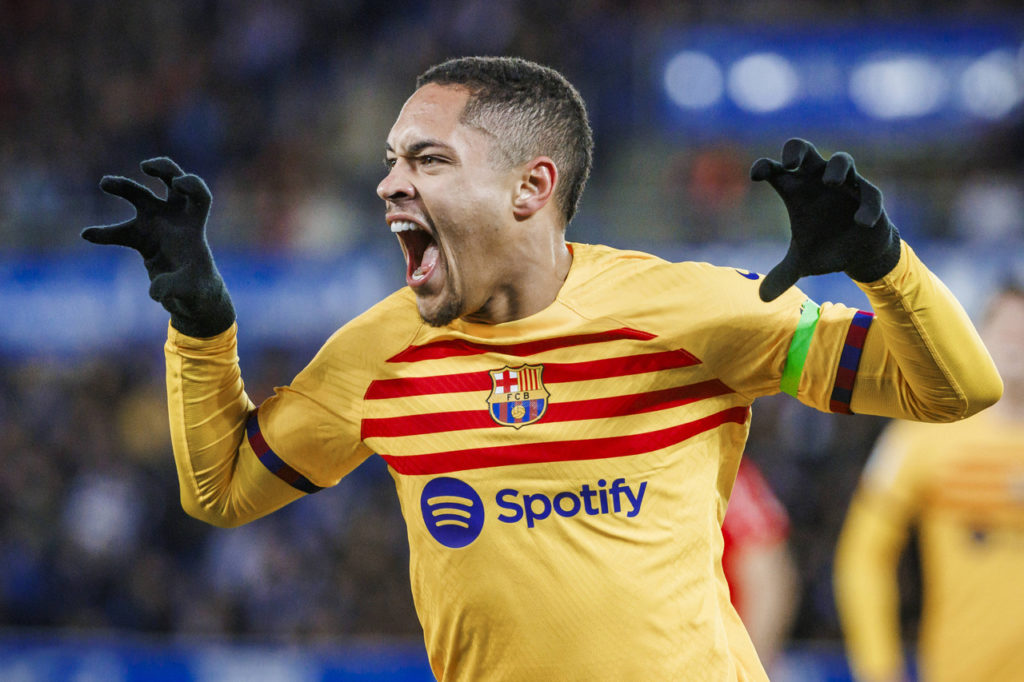 Vitor-Roque-Barcelona-Jogo-imago1039997345h Vitor Roque, do Barcelona, comemora um dos gols do time na rodada da LaLiga.