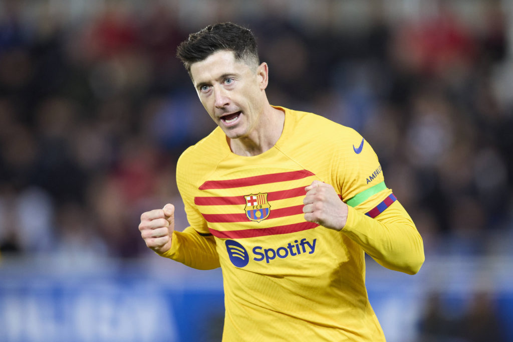 Lewandowski-Barcelona-Jogo-imago1040021458h Lewandowski, do Barcelona, comemora mais um dos seus 12 gols na temporada do futebol espanhol.