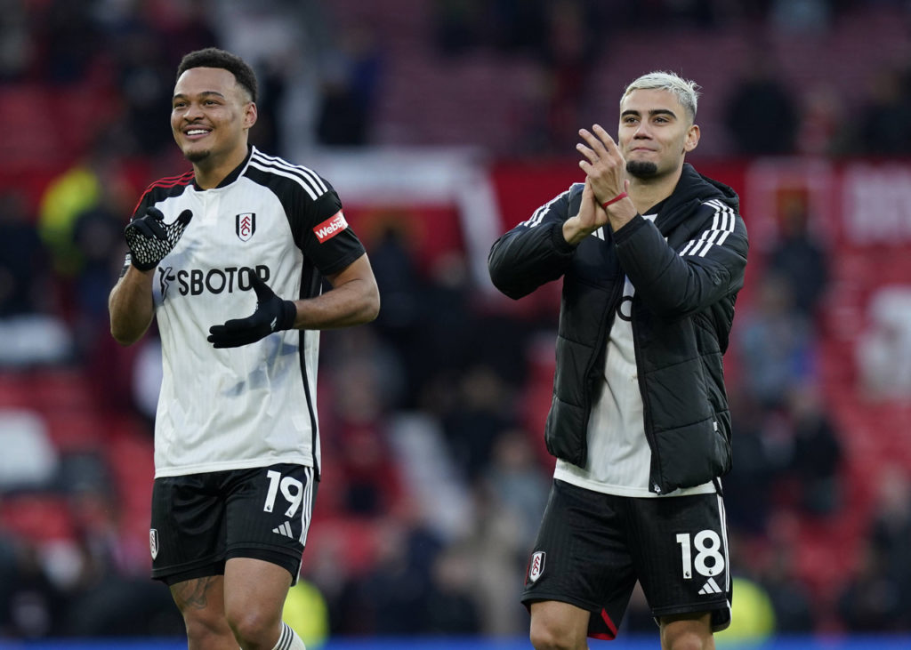 Rodrigo-Muniz-Andreas-Pereira-Fulham-Jogo-imago1041181568h Rodrigo Muniz e Andreas Pereira, do Fulham, comemoram mais uma vitória da equipe na temporada.