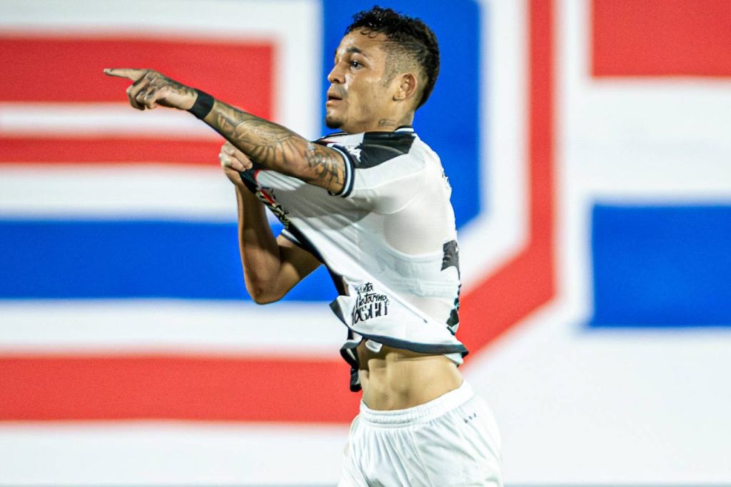 Adson-Vasco-gol-imago1041522487h Atacante Adson comemorando gol do Vasco