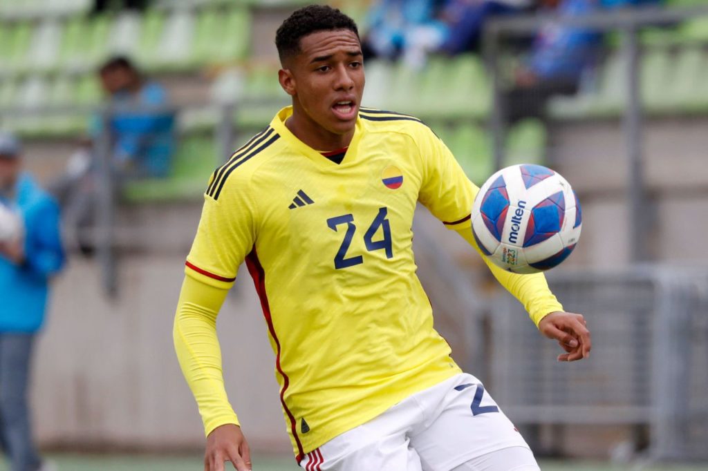 Atacante Brahian Palacios em jogo da Colômbia no torneio Pré-Olímpico