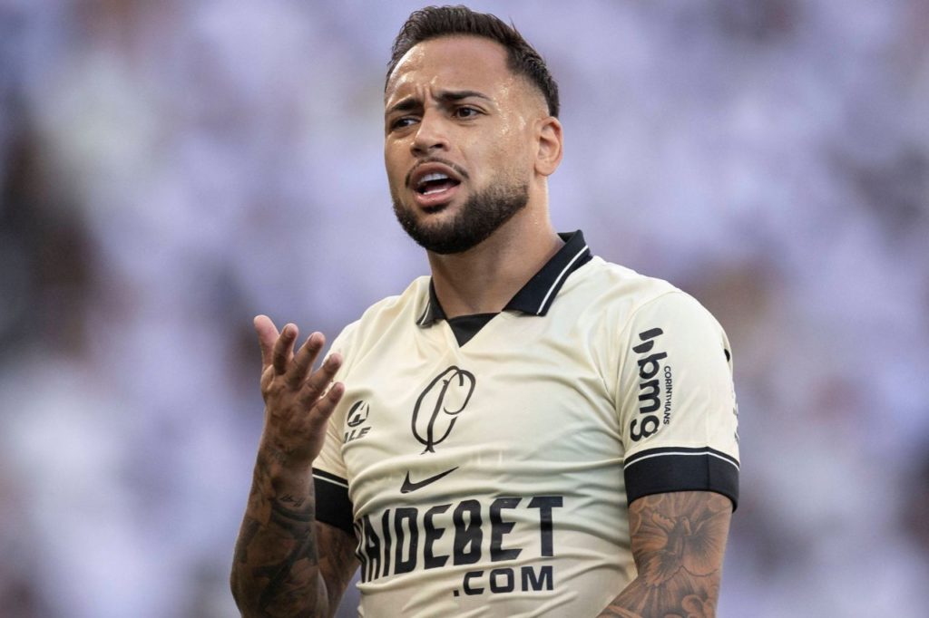 Maycon-Corinthians-jogo-imago1041827593h Volante Maycon em jogo do Corinthians