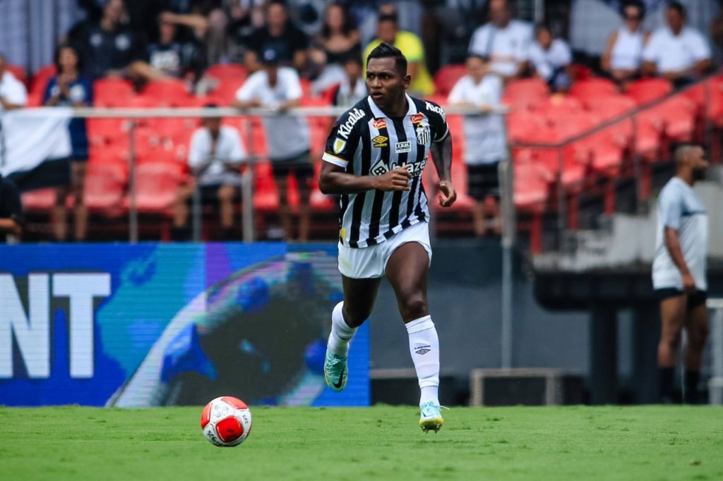 Morelo-Santos-jogo-imago1041295187h Atacante Morelos em jogo do Santos pelo Paulistão