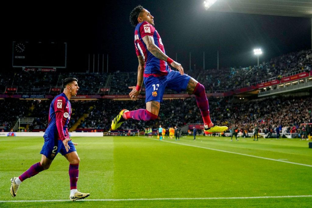Raphinha-Barcelona-gol-imago1043112171h Atacante Raphinha comemorando o gol da vitória do Barcelona sobre o Las Palmas pela LaLiga