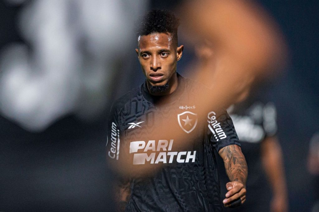 Tchê-Tchê-Botafogo-jogo-imago1042482972h Meia Tchê Tchê em jogo do Botafogo