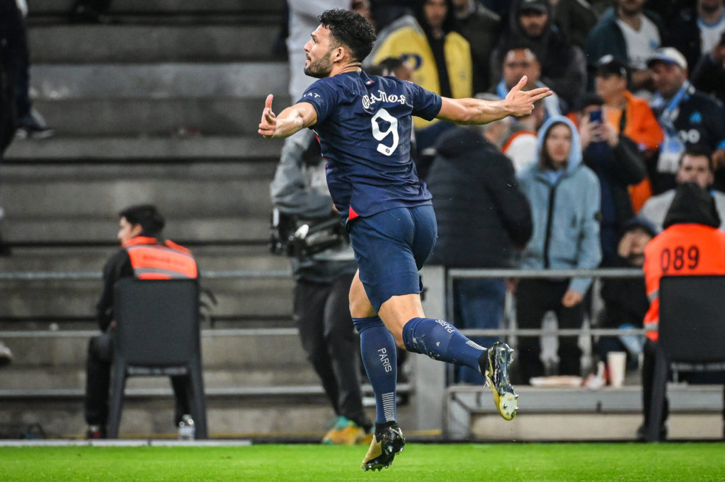 Gonçalo Ramos, do PSG, comemora um gol pela equipe na Ligue 1.
