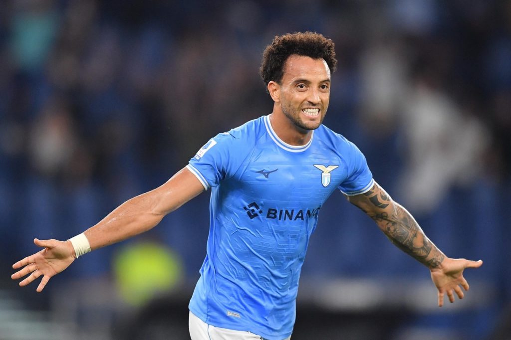 Felipe Anderson, da Lazio, comemora um dos gols que marcou pela equipe na temporada.