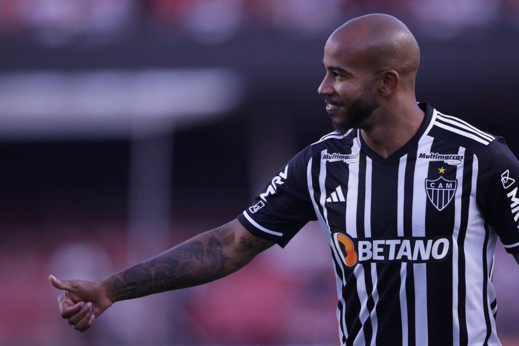 Patrick-Atlético-MG-Jogo-2RG04W0 Patrick, do Atlético-MG, faz sinal de positivo em um dos jogos do time na temporada de 2023.