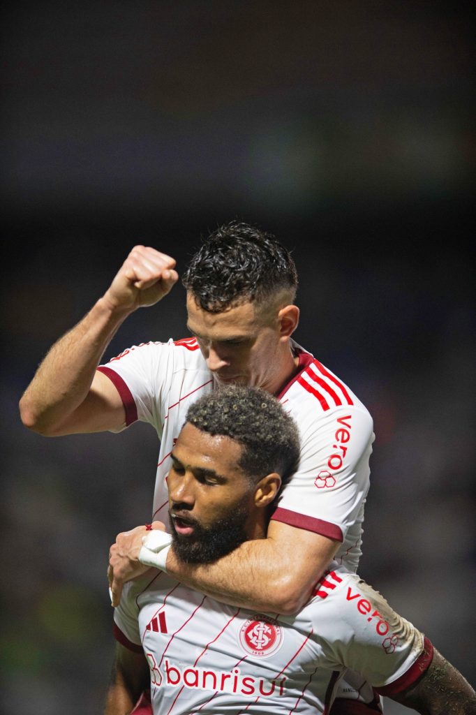Wesley-Internacional-Jogo-2X1R387 Wesley, do Internacional, comemora um dos gols marcados pelo clube nesta temporada.