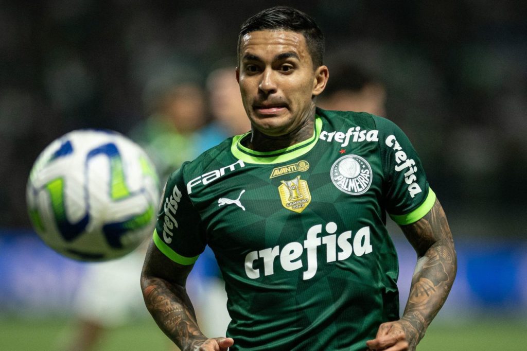 O atacante Dudu em ação pelo Palmeiras