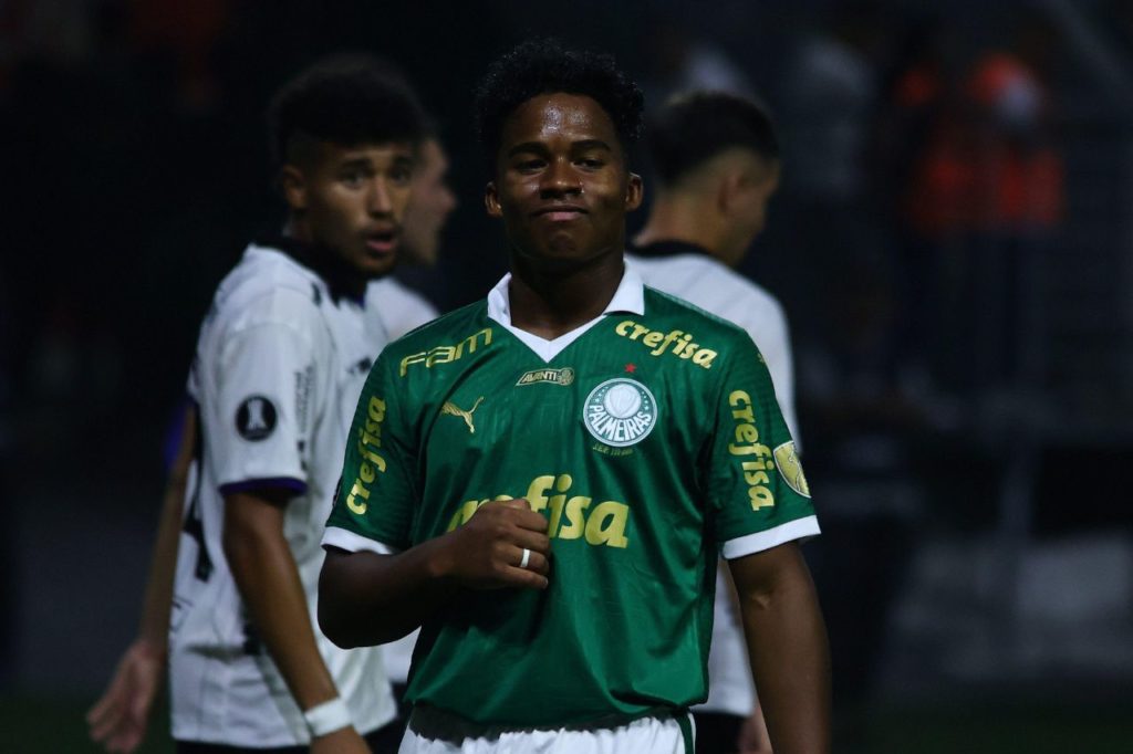 Endrick-Palmeiras-jogo-alamy2X0F6R5 Centroavante Endrick em jogo do Palmeiras