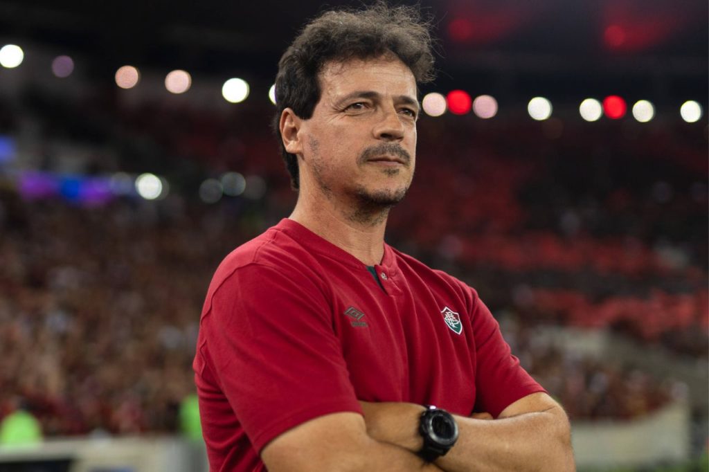 Técnico Fernando Diniz no comando do Fluminense