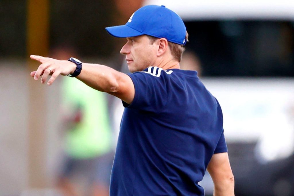 Técnico Fernando Seabra no comando do Cruzeiro