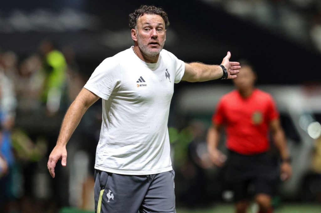 Técnico Gabriel Milito no comando do Atlético no Brasileirão