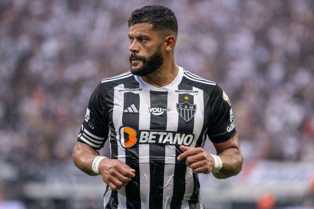 Centroavante Hulk em ação pelo Atlético Mineiro no Brasileirão