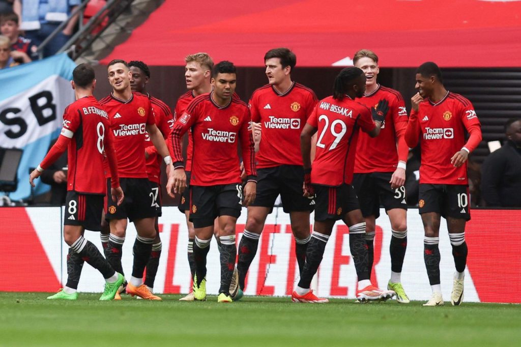 Manchester-United-jogo-copa-da-inglaterra-alamy2X2AMFX Jogadores do Manchester United comemoram gol na semifinal contra o Coventry City