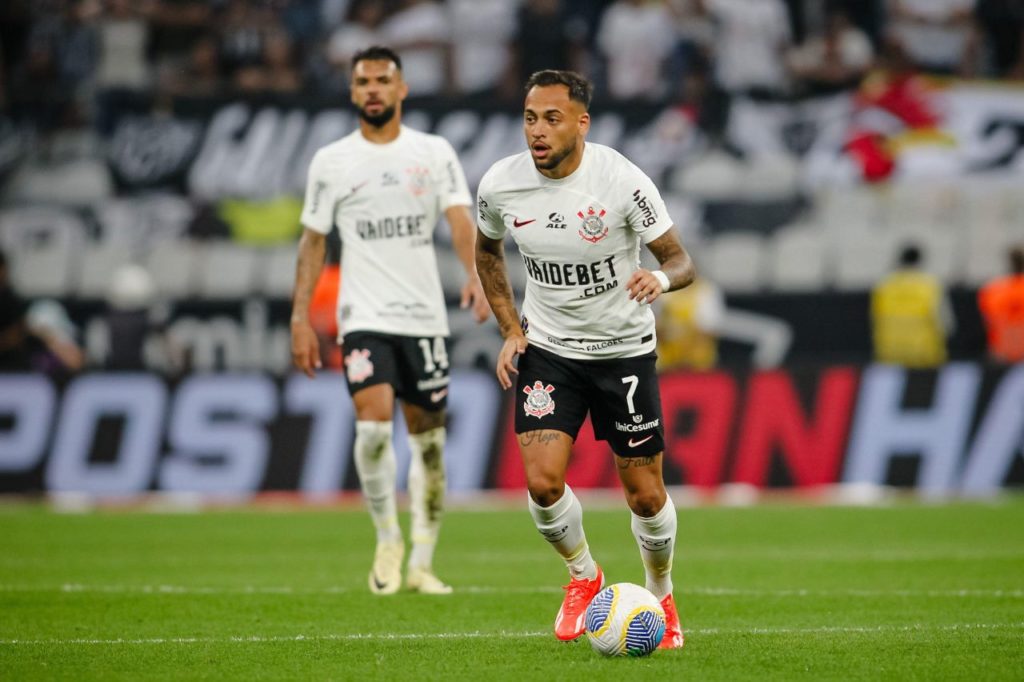 Maycon-Corinthians-jogo-alamy2X10H81 Volante Maycon em ação pelo Corinthians no Brasileirão