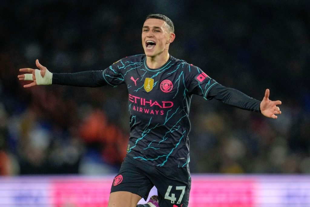 Phil-Foden-Manchester-City-gol-alamy2X3AC76 Atacante Foden comemorando gol do Manchester City na vitória sobre o Brighton