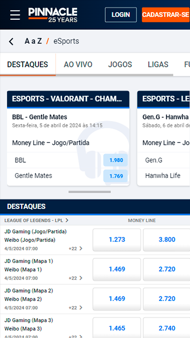 Captura de tela demonstrando a seção de e-sports da Pinnacle. Na imagem, pode-se ver uma listagem com as partidas em destaque, com exemplos de Valorant e League of Legends. Do lado direito da tela, pode-se encontrar as cotações de cada uma das partidas. 