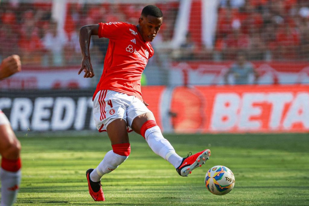 Robert-Renan-Inter-jogo-alamy2WG7MXD Zagueiro Robert Renan em ação pelo Internacional