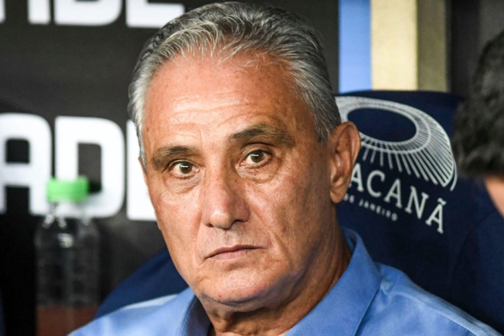 Tite-treinador-Flamengo-jogo-alamy2X0AG6B Técnico Tite no comando do Flamengo no Brasileirão