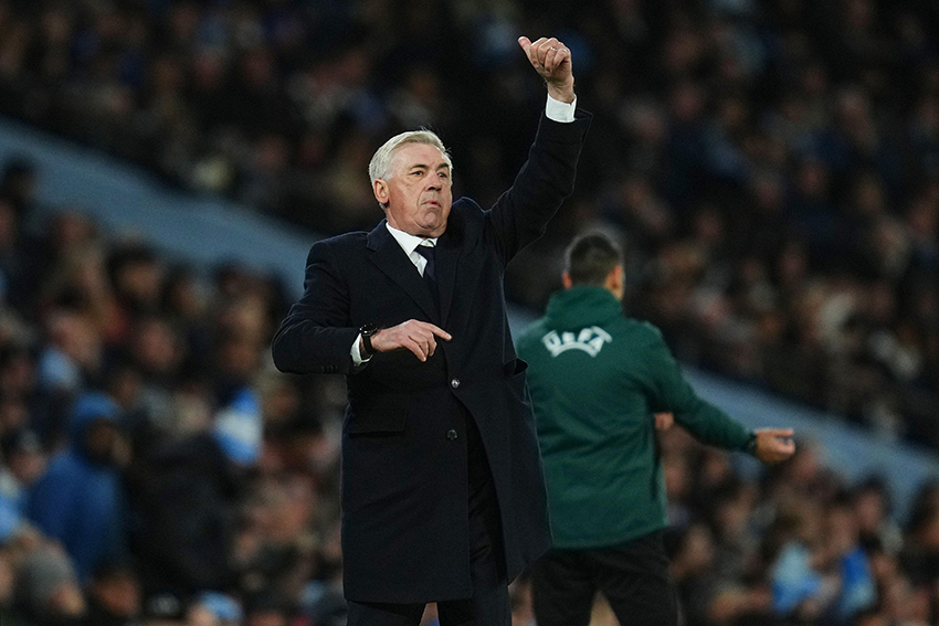 O técnico do Real Madrid, Carlo Ancelotti, durante a partida da Liga dos Campeões da UEFA, quartas de final, segunda mão, entre Manchester City e Real Madrid,