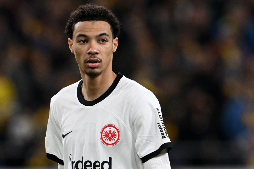 Hugo Ekitike do Eintracht Frankfurt durante a partida de play-off da UEFA Europa League entre R. Union Sint Gillis e Eintracht Frankfurt