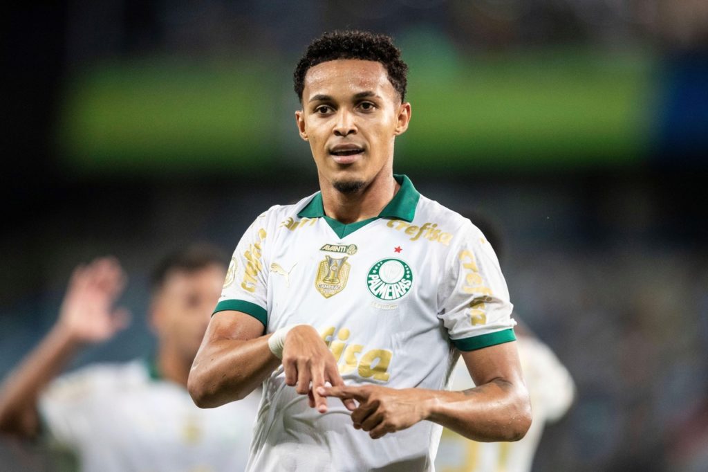 Lázaro-Palmeiras-Jogo-2X4Y7E4 Lázaro, do Palmeiras, comemorando o gol que marcou pelo clube no Brasileirão de 2024.