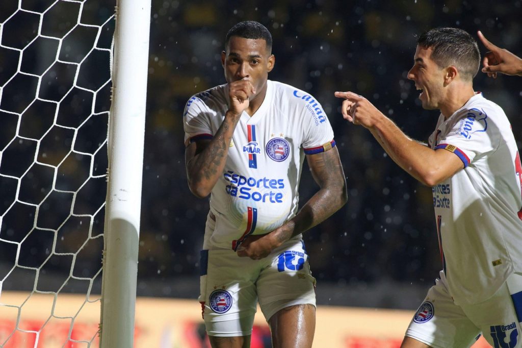 Jean-Lucas-Bahia-Jogo-2X89259 Jean Lucas, do Bahia, comemorando um dos gols marcados por ele na temporada.