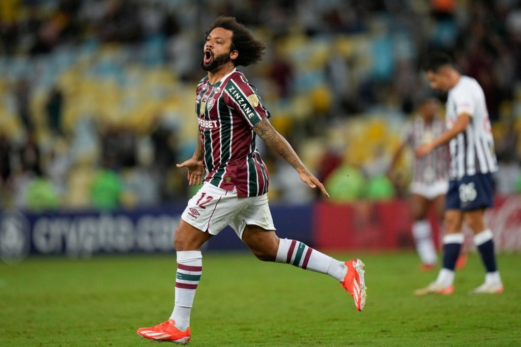 Marcelo-Fluminense-Jogo-2X98DNR Marcelo, do Fluminense, comemorando o gol que marcou em um dos jogos na Copa Libertadores.