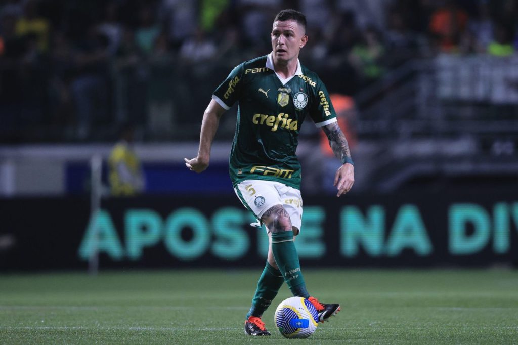 Anibal-Moreno-Palmeiras-jogo-alamy2X4FGNB Volante Aníbal Moreno em ação pelo Palmeiras