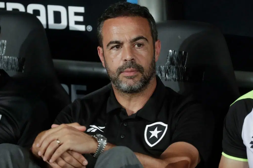 Artur-Jorge-Botafogo-alamy2X5C9AB Técnico Artur Jorge no comando do Botafogo na Libertadores