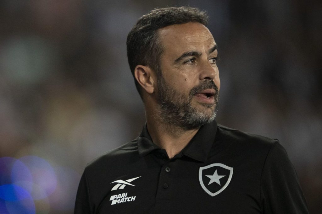 Artur-Jorge-Botafogo-treinador-alamy2X5CGKP Técnico Artur Jorge no comando do Botafogo