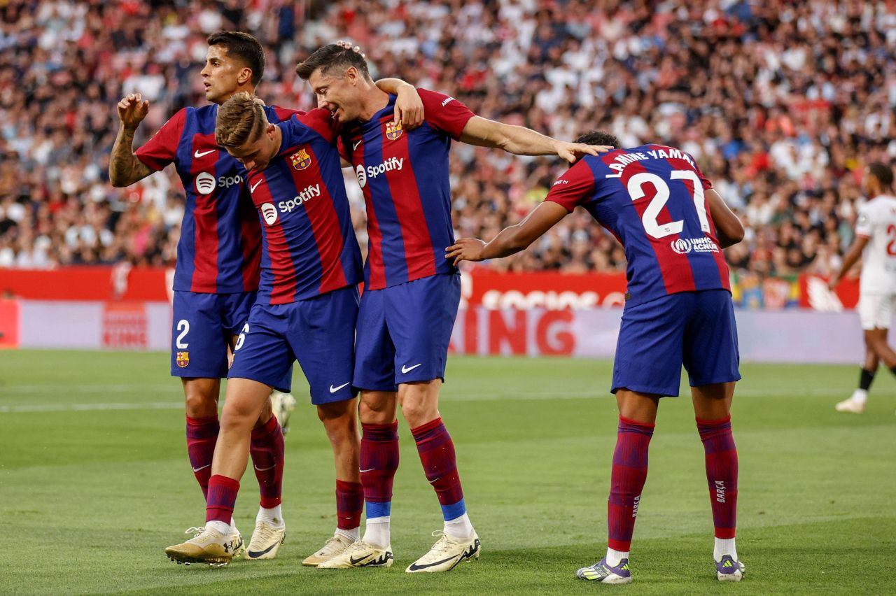 Barcelona bate o Sevilla pelo Espanhol na despedida de Xavi