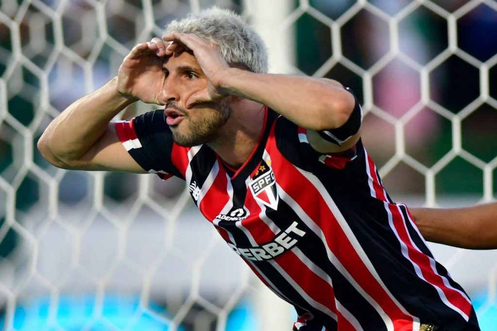Calleri-São-Paulo-gol-alamy2WME80G Atacante Calleri comemora gol pelo São Paulo