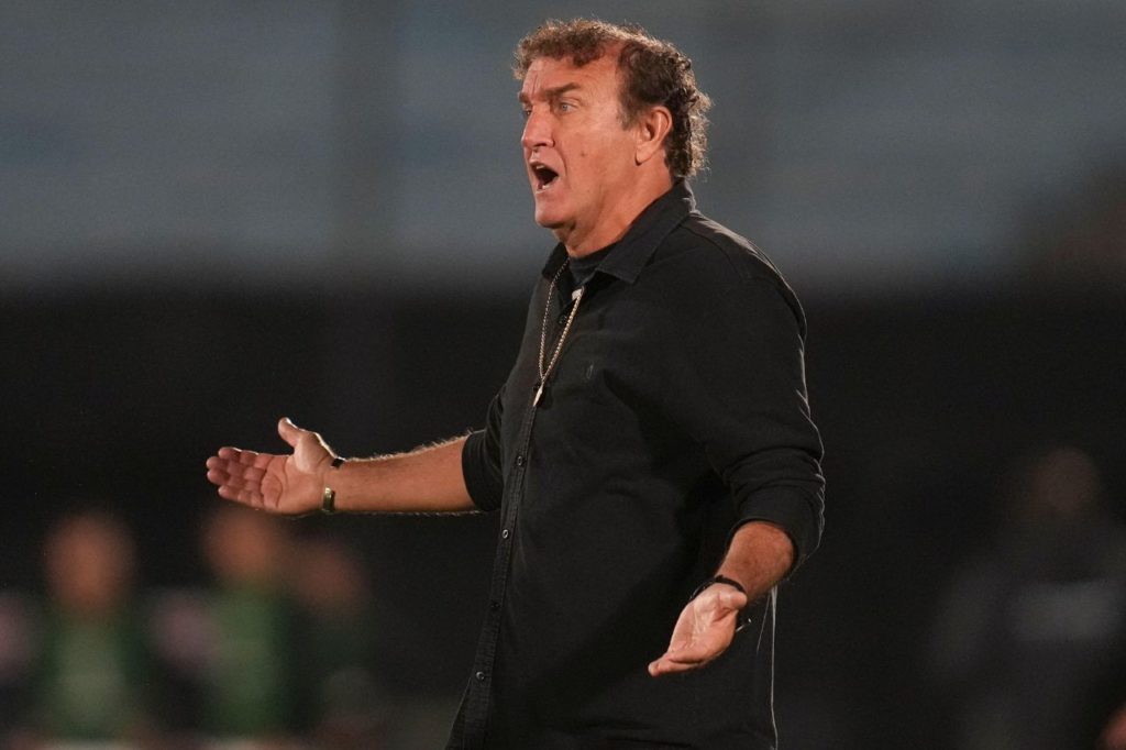 Cuca-técnico-Athletico-PR-alamy2X35K8N Técnico Cuca no comando do Athletico Paranaense na Copa do Brasil