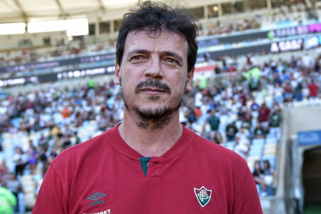 Técnico Fernando Diniz no comando do Fluminense