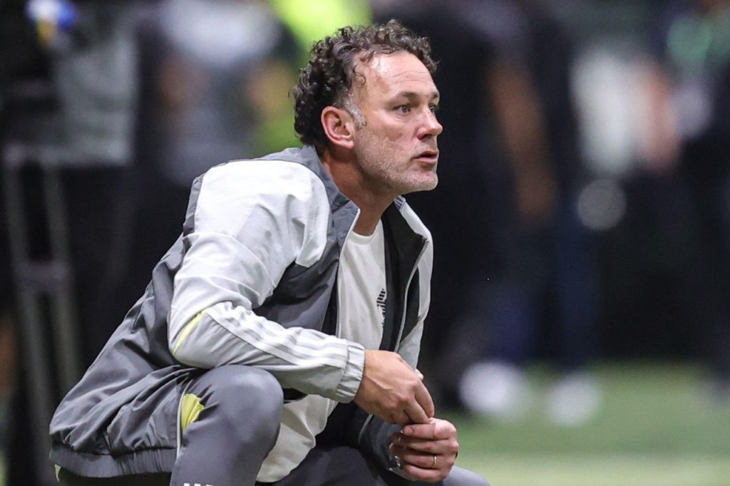 Técnico Gabriel Milito no comando do Atlético-MG na Libertadores