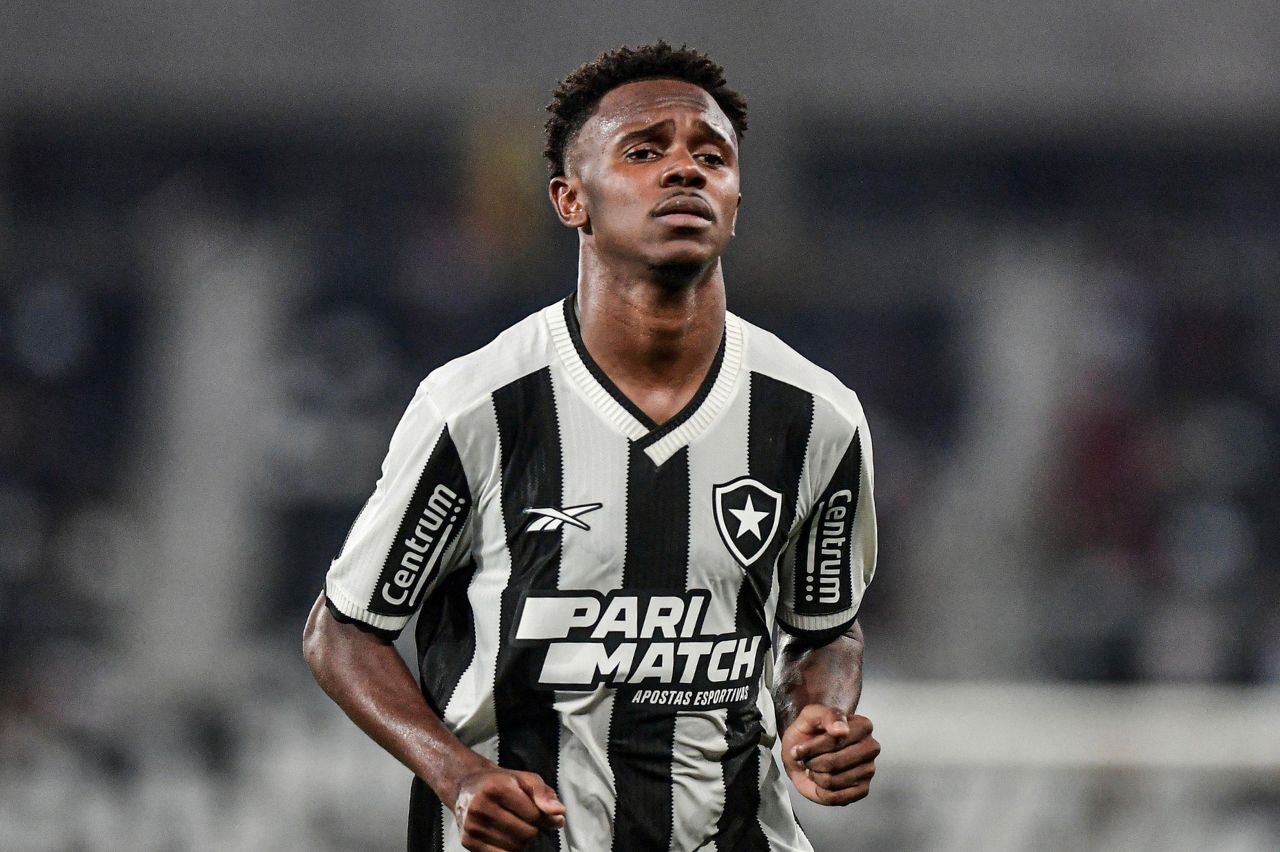 Botafogo: atacante ficará fora do time por 10 semanas
