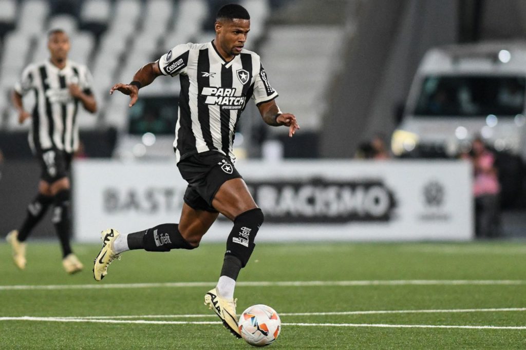 Junior-Santos-Botafogo-jogo-alamy2X5EF5P Atacante Júnior Santos em ação pelo Botafogo