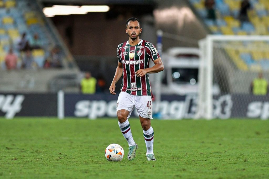 Lima-Fluminense-jogo-alamy2X6YCF2 Meia Lima em jogo do Fluminense na Libertadores