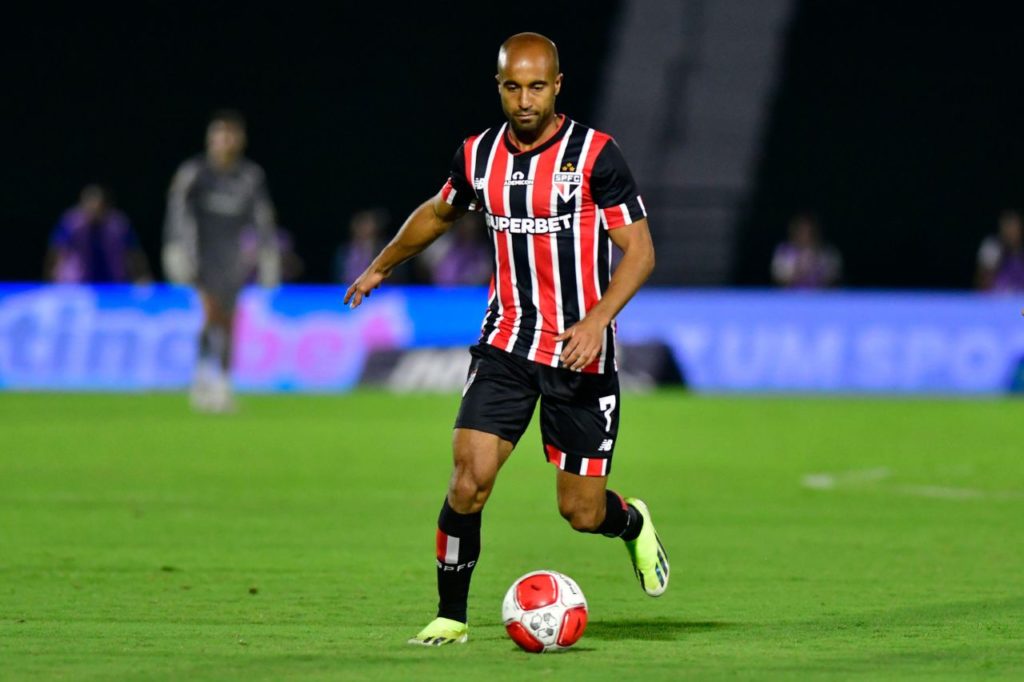Lucas-Moura-São-Paulo-jogo-alamy2WME815 Meia Lucas em ação pelo São Paulo
