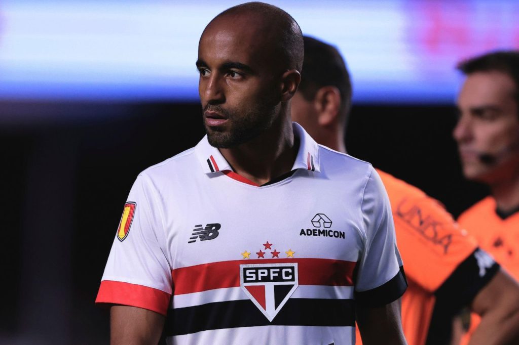 Lucas-São-Paulo-jogo-alamy2WTG00H Lucas Moura em ação pelo São Paulo